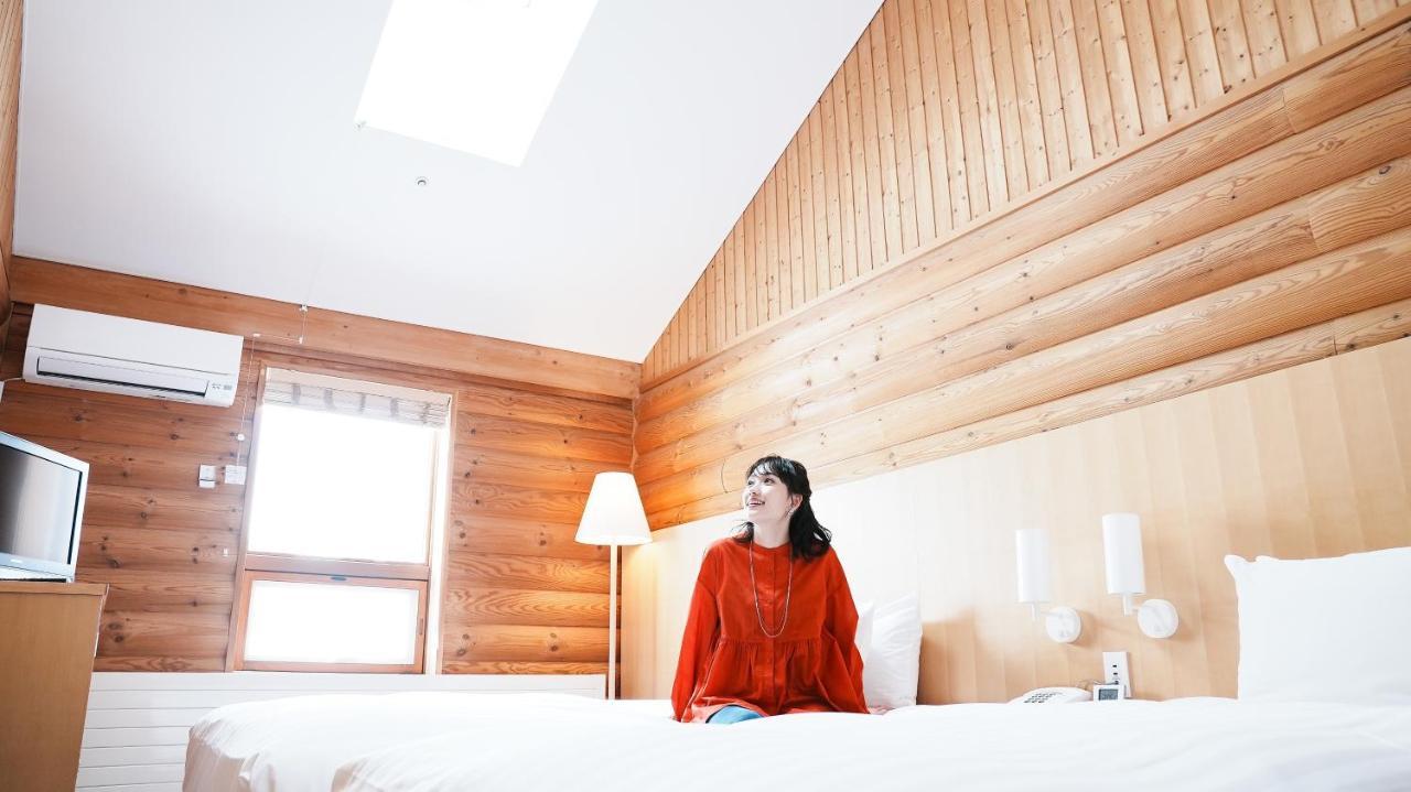 Log Hotel The Maple Lodge Iwamizawa Ngoại thất bức ảnh