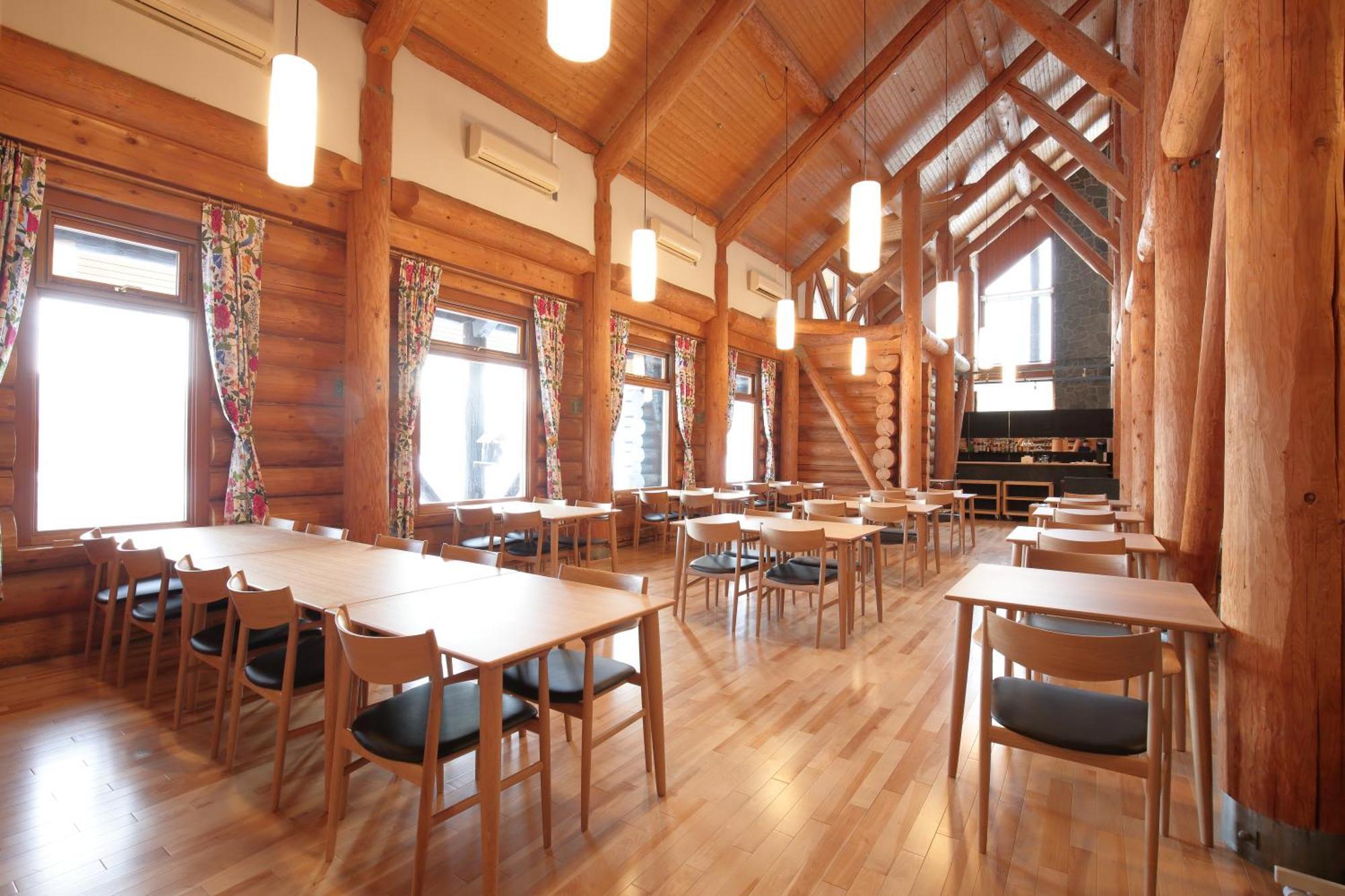 Log Hotel The Maple Lodge Iwamizawa Ngoại thất bức ảnh