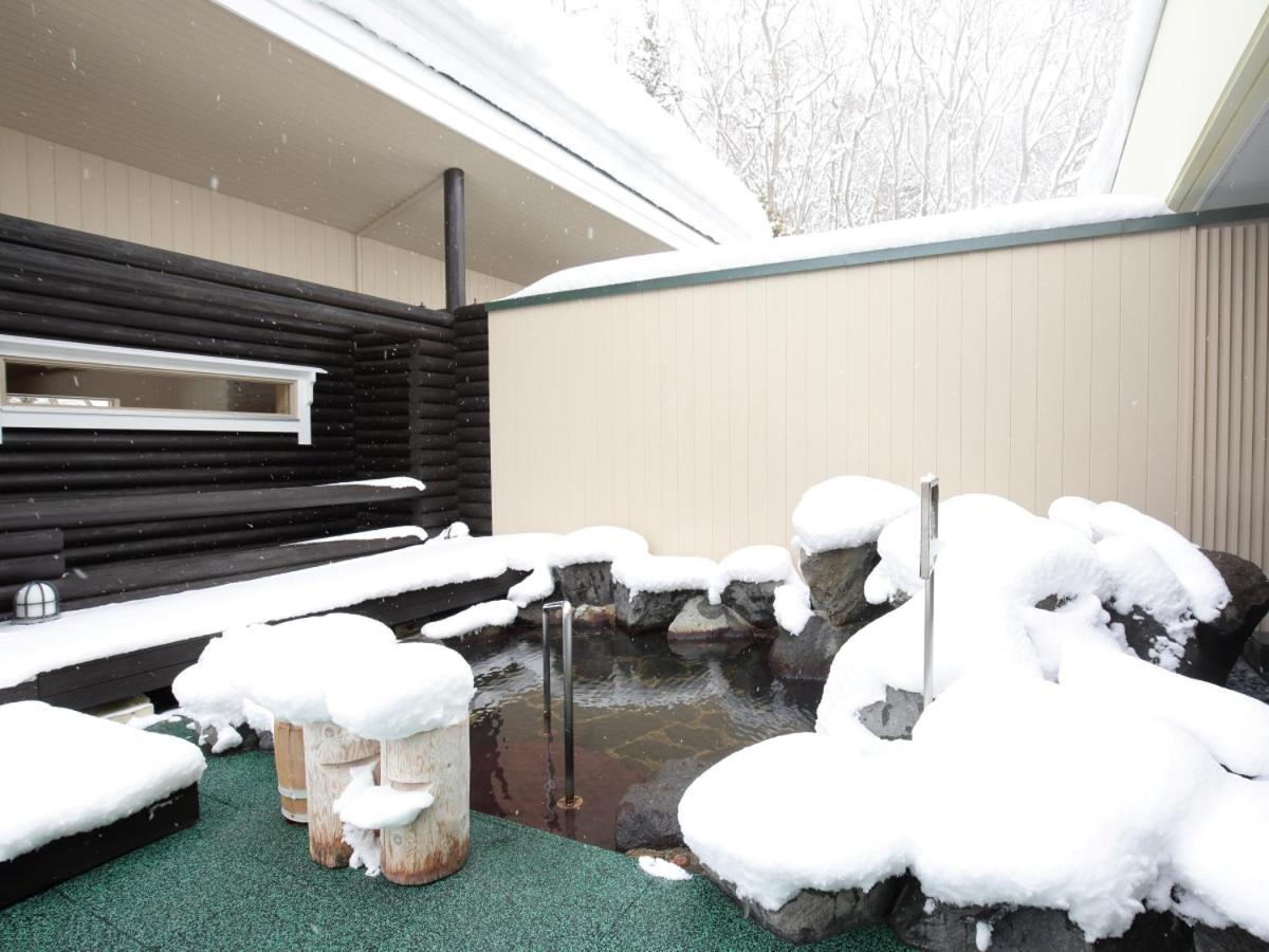 Log Hotel The Maple Lodge Iwamizawa Ngoại thất bức ảnh