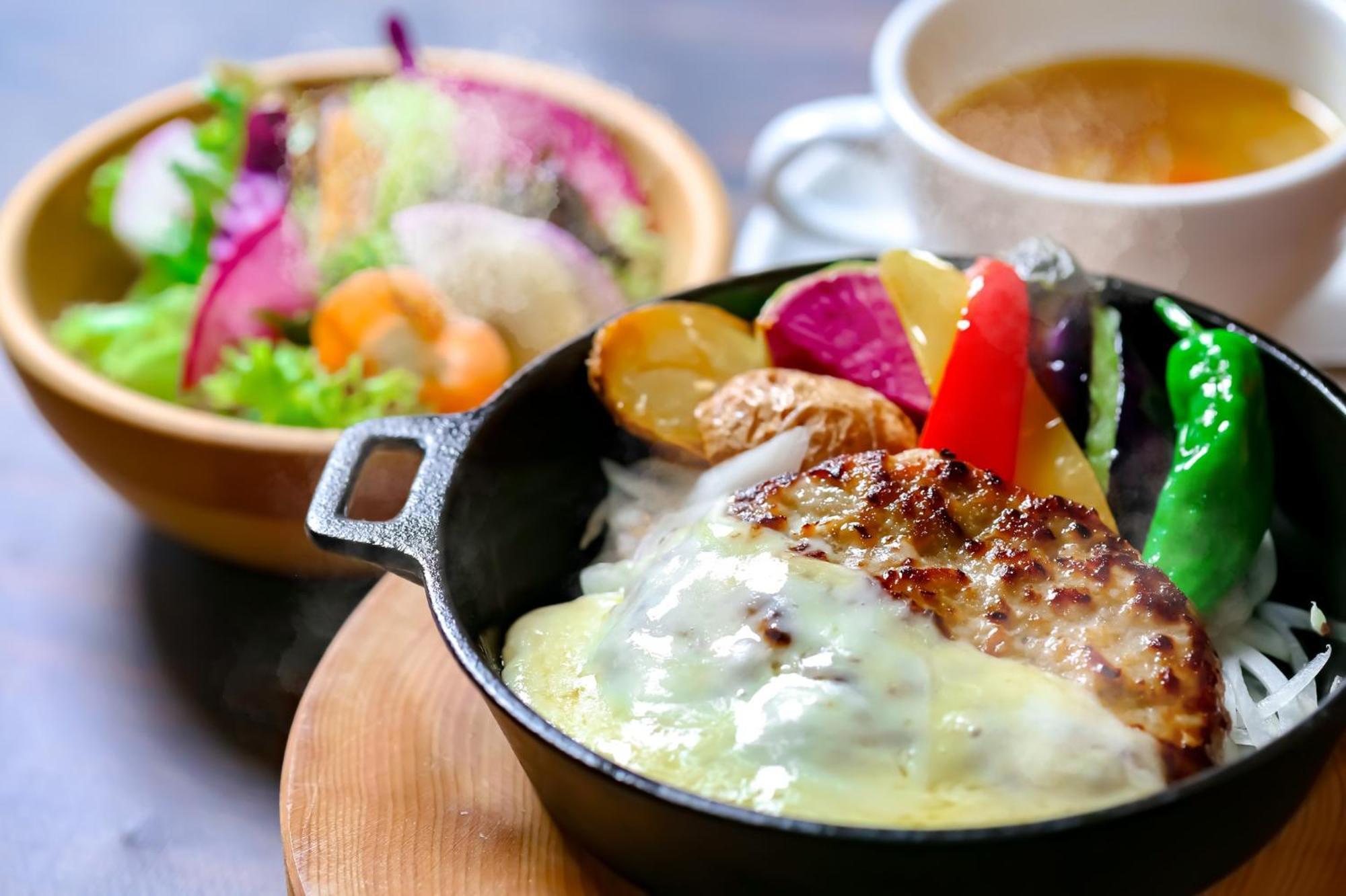 Log Hotel The Maple Lodge Iwamizawa Ngoại thất bức ảnh